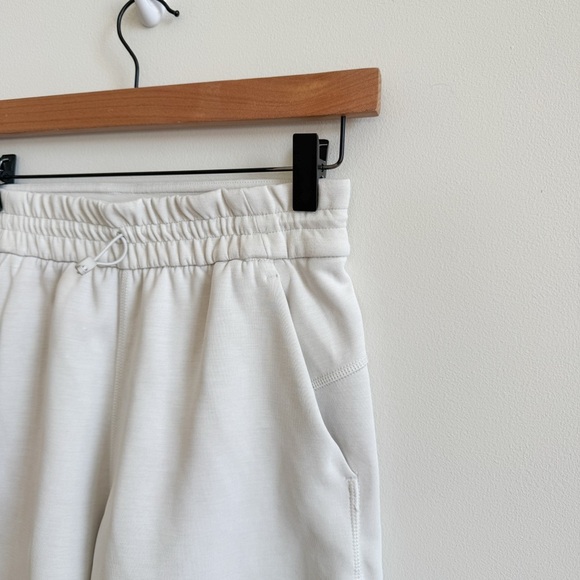 LULULEMON • Softstreme High-Rise Short 4" in White Opal - Picture 5 of 12